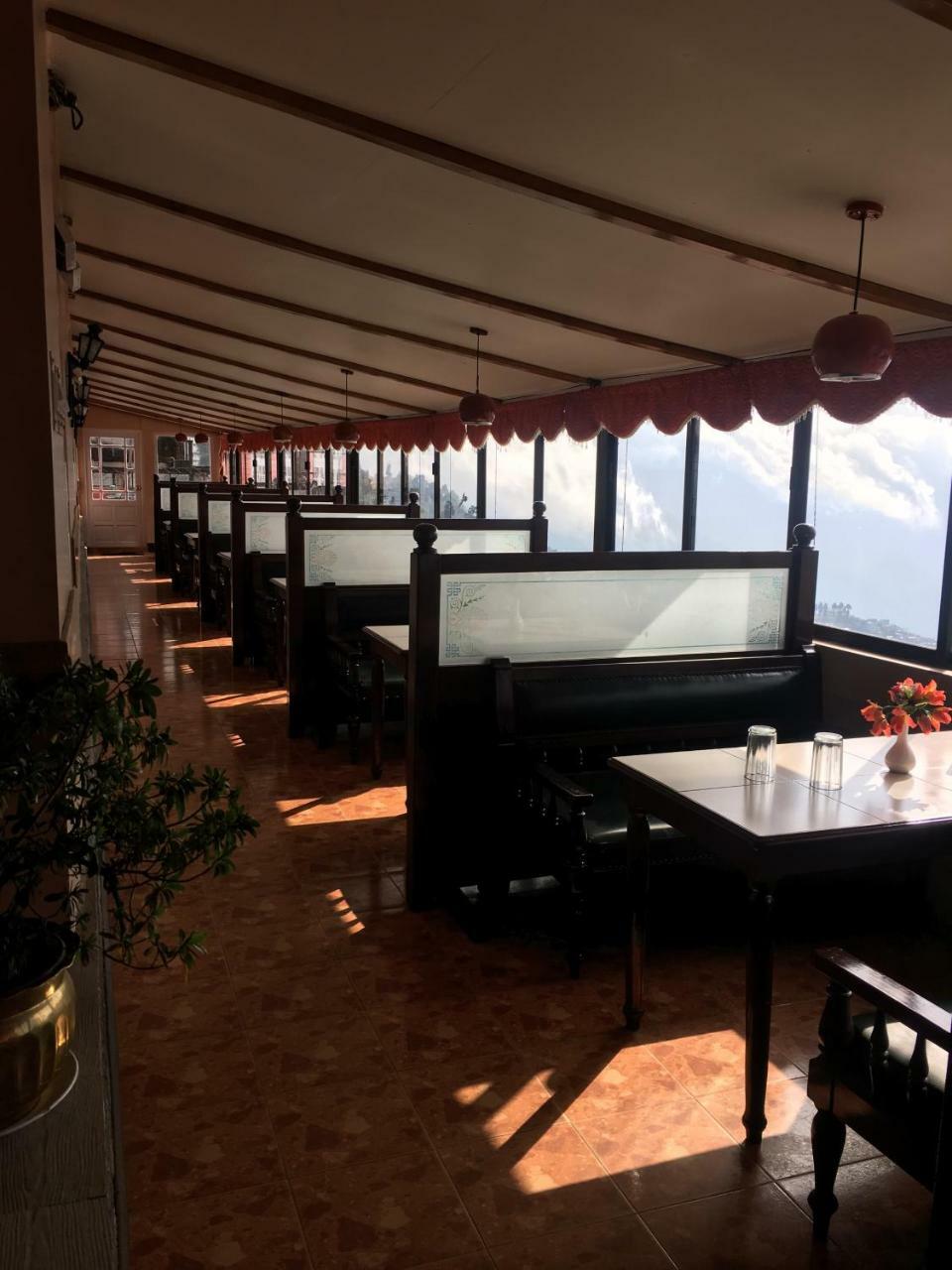 Travellers' Inn Дарджилинг Экстерьер фото